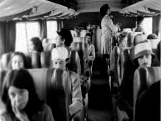 Famílias gaúchas embarcadas em ônibus rumo à região que viria a se tornar Terra Nova do Norte.